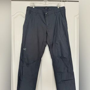 Men’s Arc’teryx Pants, Navy, Size 36
